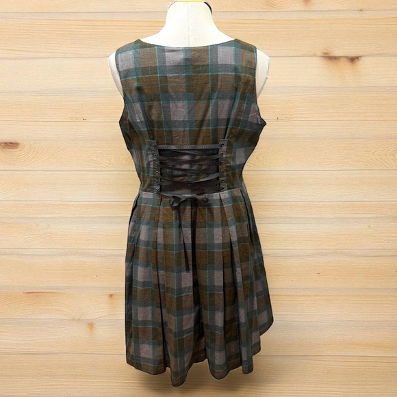 Hot Topic Plus Size‎ 4 Outlander Lace Up Back Tartan Plaid Pleated Mini Dress 4X - Picture 3 of 5